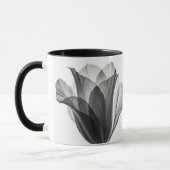 Monochromes botanisches feines Kunstfoto Tasse (Links)