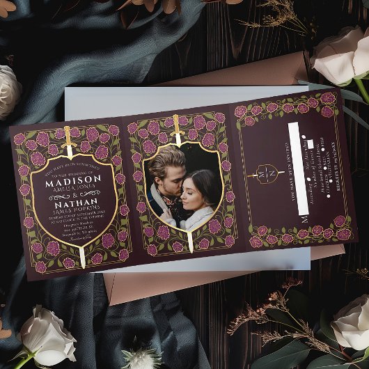 Monografische Hochzeit von Sword & Shield Dreifach Gefaltete Einladung