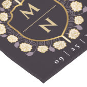 Monografische Hochzeit von Sword & Shield Kurzer Tischläufer (Ecke)