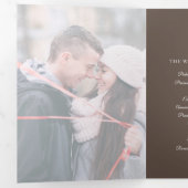 Monografisches Foto Goldbraun Hochzeitsprogramm Dreifach-gefaltete Programmkarte (Innen Erste Seite)