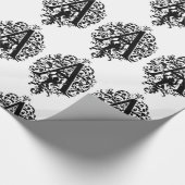 Monogram A Initial Black and White Floral Pattern Geschenkpapier (Ecke)