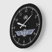 Monogram Air Pilot Silver Wing Compass auf einem Große Wanduhr (Winkel)