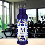 Monogram Amalfi Vietri Geschenke Edelstahlflasche<br><div class="desc">Monogram Amalfi Positano Vietri blau Majolica Fliesen Brautparty bevorzugt personalisierten Namen Wasserflasche,  Bräunungsgeschenke,  Geschenke für alle Anlässe,  mediterrane Themen blau weiß und gelbe Fliesen personalisiert Geschenke</div>