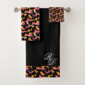 Monogram Animal Print Pink Orange Black Badhandtuch Set (Insitu)