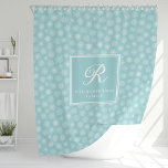 Monogram Aquamarin Aqua Blue Snowflakes Küste Duschvorhang<br><div class="desc">Einzigartige personalisierte Badezimmerdekoration für Winterurlaube mit eleganten Schneeflocken in aquamarinem Aquablau und Weiß.</div>