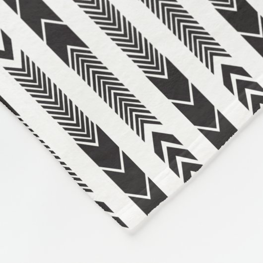 Monogram Arrow Herringbone Fleecedecke (Ecke)