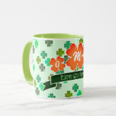 Monogram auf Clover Kleeblatt Pattern auf GREEN Tasse (Vorderseite Links)