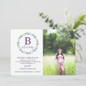 Monogram B ist für Baby Showdusche Foto geeignet Einladung (Stehend Vorderseite)