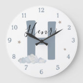 Monogram Baby Initial & Name Nursery Wall Clock Große Wanduhr (Vorderseite)