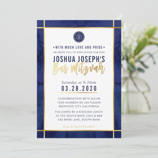 MONOGRAM BAR MITZVAH dunkelblaues Aquarellgold Einladung (Stehend Vorderseite)