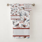 Monogram Bird White Gray Silver Branch Red Berries Badhandtuch Set (Insitu)
