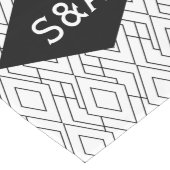 Monogram Black and White Art Deco Wedding Großer Tischläufer (Ecke)