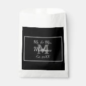 Monogram Black and White Est. Hochzeit Geschenktütchen (Vorderseite)