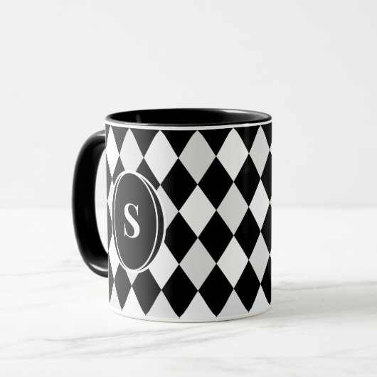Monogram Black and White Harlequin Diamond Pattern Tasse (Vorderseite Links)