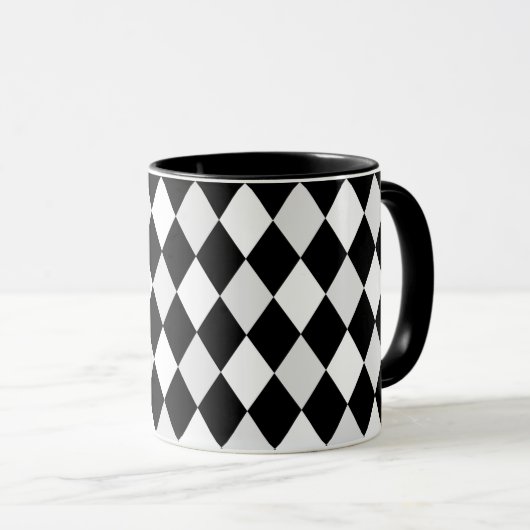 Monogram Black and White Harlequin Diamond Pattern Tasse (VorderseiteRechts)