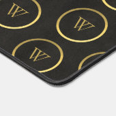 Monogram Black Chalkboard Gold Foil Einfach modern Schreibtischunterlage (Ecke)