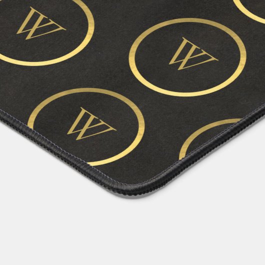 Monogram Black Chalkboard Gold Foil Einfach modern Schreibtischunterlage (Ecke)