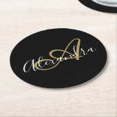 Monogram Black Gold Elegant Script Name Runder Pappuntersetzer (Angewinkelt)