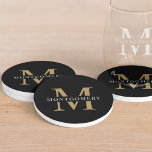 Monogram Black Gold Moderne Minimal Getränkeuntersetzer<br><div class="desc">Dieser moderne personalisierte Sandstein-Untersetzer hat eine erste Aufspaltung des Monogrammes mit dem Namen auf schwarzem Hintergrund.</div>