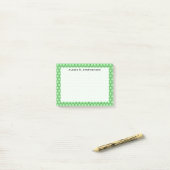 Monogram Black Honeycomb on Mint Green Post-it Klebezettel (Auf Schreibtisch)