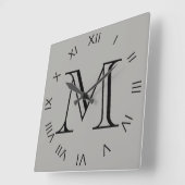 Monogram Black Roman Numbers on Grey Wccn Quadratische Wanduhr (Winkel)
