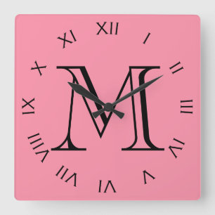 Monogram Black Roman Numbers On Pink wccn Quadratische Wanduhr