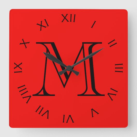 Monogram Black Roman Numbers on Red Wccn Quadratische Wanduhr (Vorderseite)