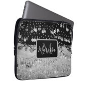 Monogram Black und Silver Sinti und Roma Coin Laptopschutzhülle (Vorne Rechts)