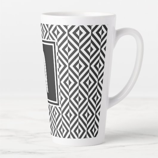 Monogram Black & White Diamond Muster Milchtasse (Rechts)
