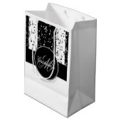 Monogram Black & White Musikstreifen Geschenktasch Mittlere Geschenktüte (Rückseite Schrägansicht)