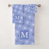 Monogram Blue Circles pattern Badhandtuch Set (Insitu)