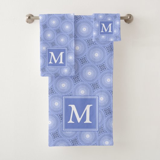 Monogram Blue Circles pattern Badhandtuch Set (Insitu)