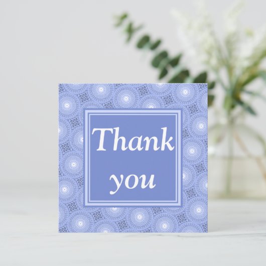 Monogram Blue Circles pattern Dankeskarte (Stehend Vorderseite)