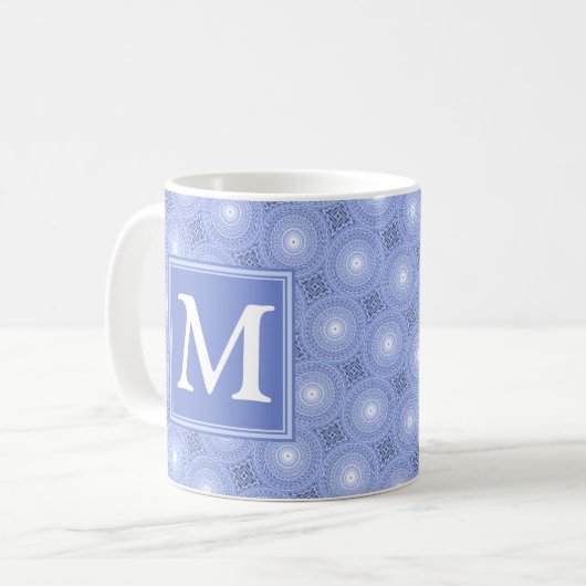 Monogram Blue Circles pattern Kaffeetasse (Vorderseite Links)