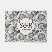 Monogram Blue & Cream Damask Floral Wedding Fußmatte (Vorderseite)