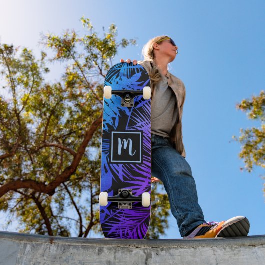 Monogram blue lila ombre leaf cool modern skateboard (Außenbereich 1)