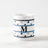 Monogram Blue Silver Black Polka Dots Zweifarbige Tasse (Mittel)