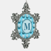 Monogram Blue Snowflake Muster individuell anpassb Schneeflocken Zinn-Ornament (Links)