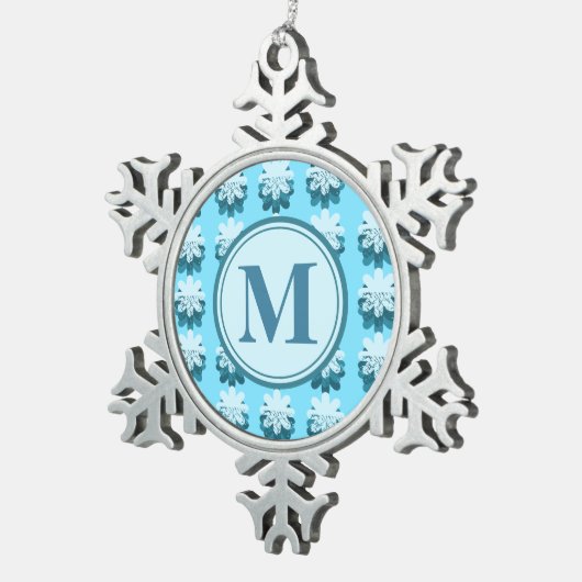 Monogram Blue Snowflake Muster individuell anpassb Schneeflocken Zinn-Ornament (Rechts)