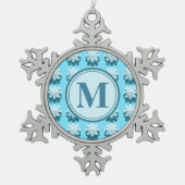 Monogram Blue Snowflake Muster individuell anpassb Schneeflocken Zinn-Ornament (Vorderseite)