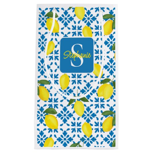 Monogram Blue Tile French Country Lemon Pattern Kleine Geschenktüte (Vorderseite)