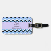 Monogram Blue und Lilac Zickzack Muster Gepäckanhänger (Vorderseite horizontal)