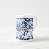 Monogram Blue und White Mexican Talavera Tile Bone Porzellantasse (Vorderseite Rechts)