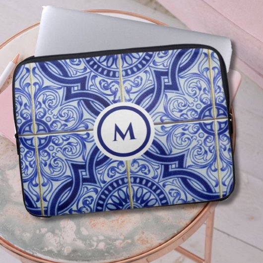Monogram Blue + White Mediterranean Tile Pattern Laptopschutzhülle