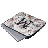 Monogram, blumenzeichnend, rosa pastellfarbene Moh Laptopschutzhülle (Vorne Knopf)