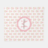 Monogram Blush Pink Floral Pattern Fleecedecke (Vorderseite (Horizontal))
