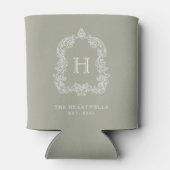 Monogram Botanical Crest Sage Green Wedding Dosenkühler (Rückseite)