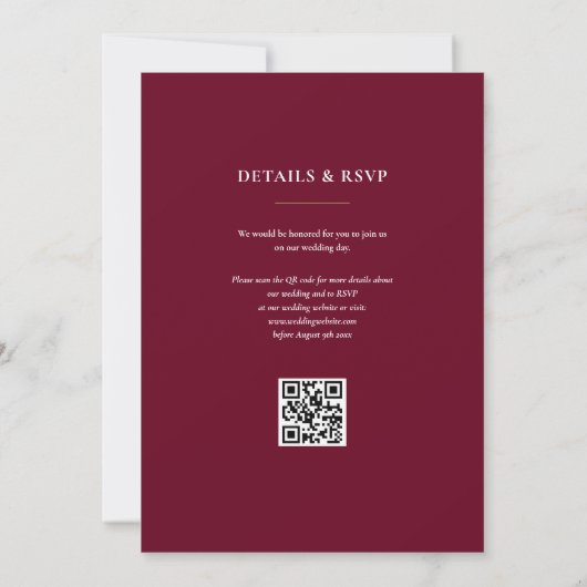 Monogram Burgundy and Gold QR Code Wedding Einladung (Rückseite)