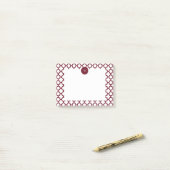 Monogram Burgundy and White Quatrefoil Pattern Post-it Klebezettel (Auf Schreibtisch)