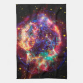 Monogram Cassiopeia, Milky Ways Youngest Supernova Geschirrtuch (Vertikal)